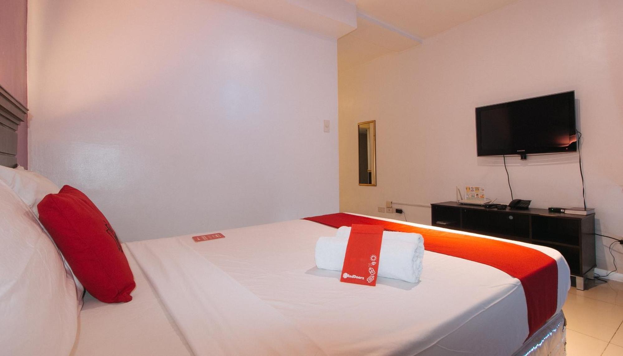 Reddoorz @ Melbourne Suites Makati Makati City Extérieur photo