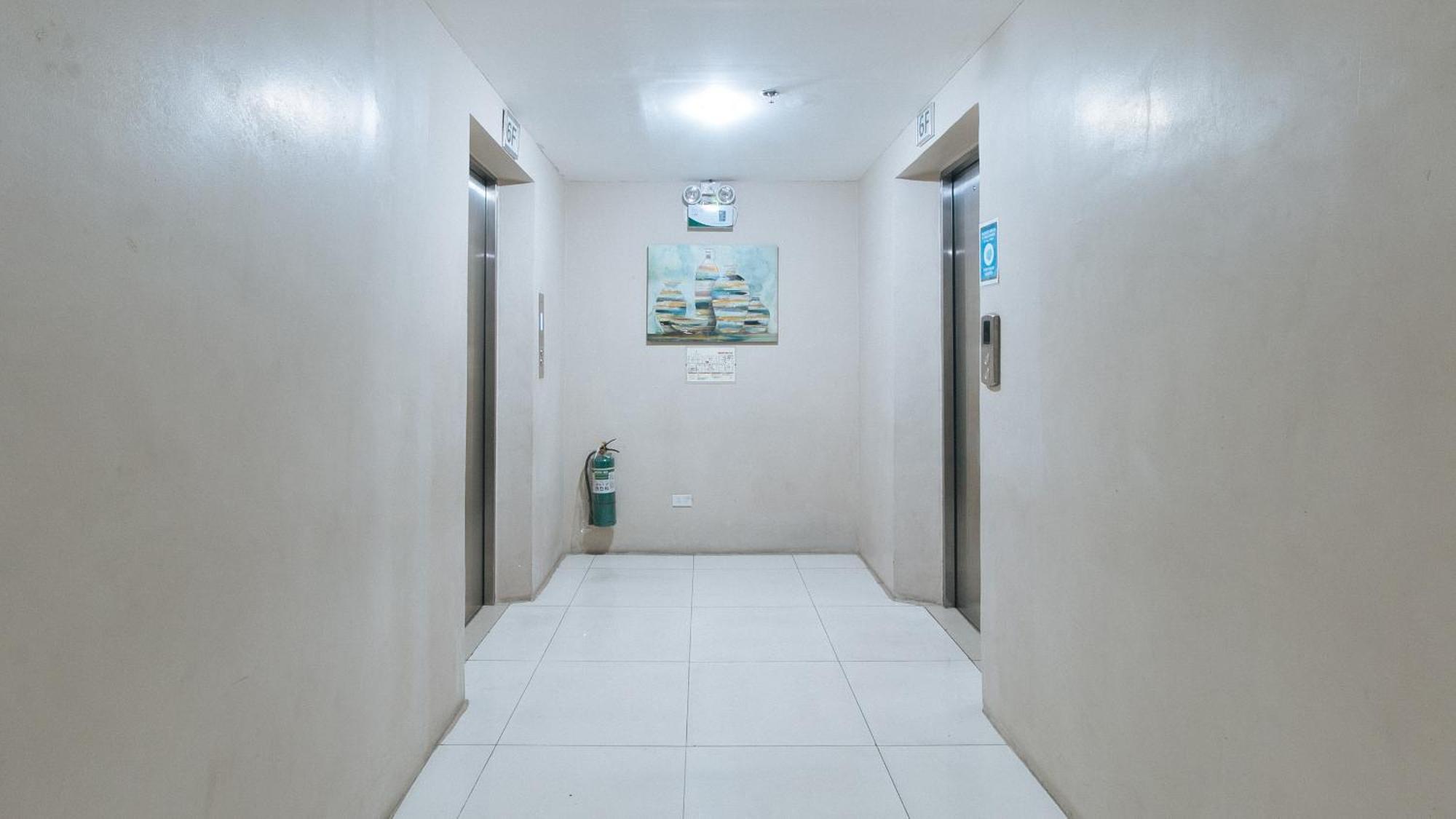 Reddoorz @ Melbourne Suites Makati Makati City Extérieur photo